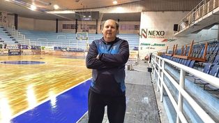 Oscar Bonell habló de la formación del equipo.