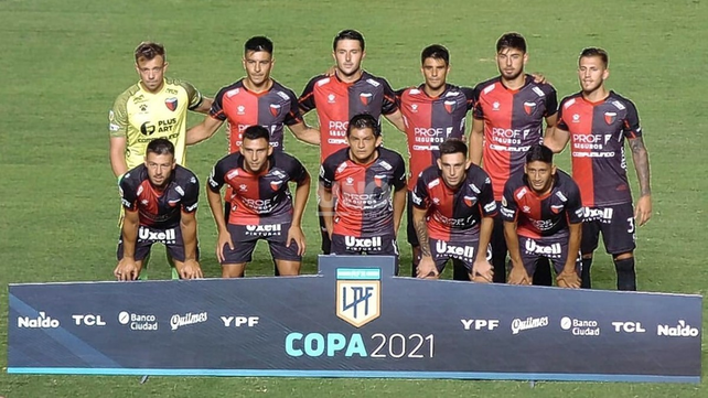 Colón derrotó a San Lorenzo por 2-0 con un rendimiento parejo y es puntero de la Zona A.