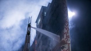 Colapsó un edificio en San Pablo luego de prenderse fuego