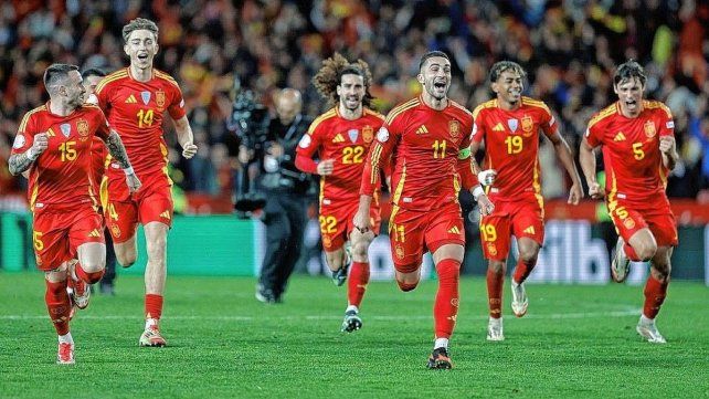España venció a Países Bajos en la tanda de los penales. España venció a Países Bajos en la tanda de los penales.