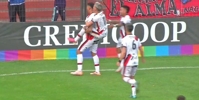 Hernán Rivero marcó el 1 a 0 para Patronato en el Grella.