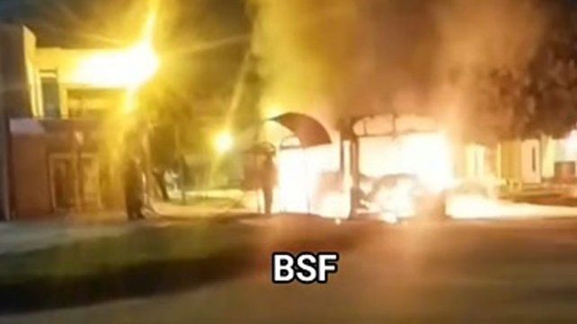 La unidad de la Línea 11que tomo fuego en los primeros minutos de este miércoles.