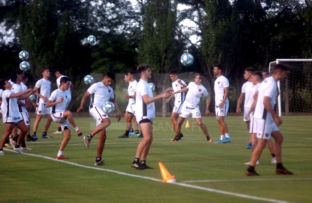 Colón tendría un sorpresivo cambio en defensa para enfrentar a Arsenal.&nbsp;