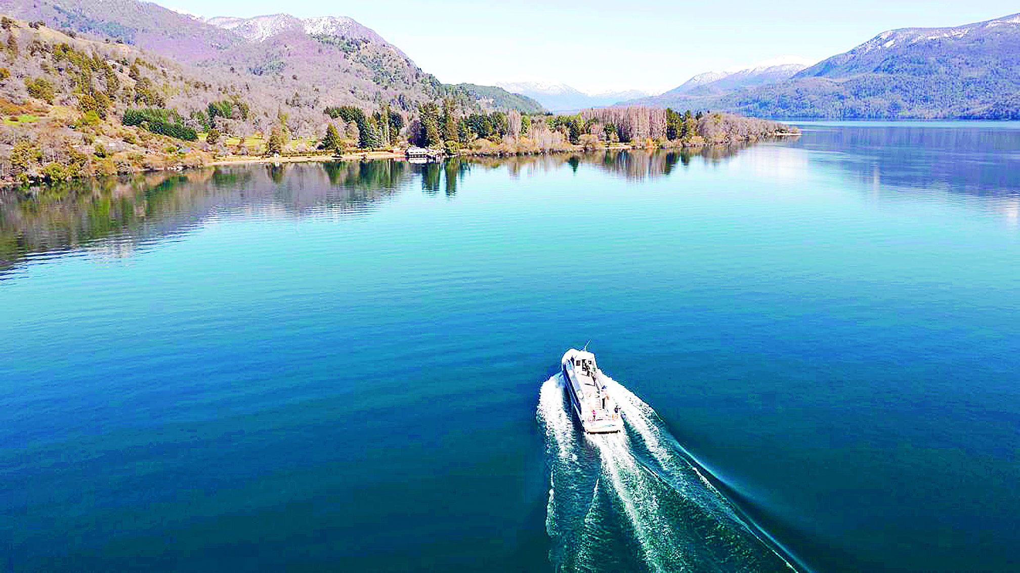 Magia natural: San Martín de los Andes entre sus lagos y la cordillera de los Andes.&nbsp;