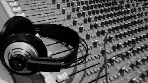 Radios privadas alteran sus programaciones por un conflicto gremial