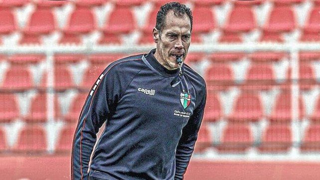 Bovaglio, DT de Palestino, le tiró flores a un exjugador de Unión Bovaglio, DT de Palestino, le tiró flores a un exjugador de Unión