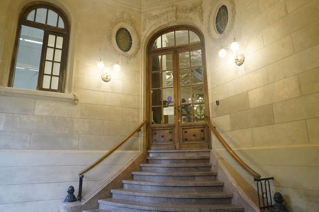 Sótanos secretos, morgues y fantasmas: historias del Concejo Municipal
