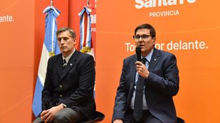 El gobierno de Santa Fe confirmó que le pagará el aumento a todos los docentes y a la administrción central