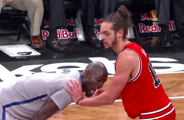 La mordida de Luis Suárez también llegó a la NBA