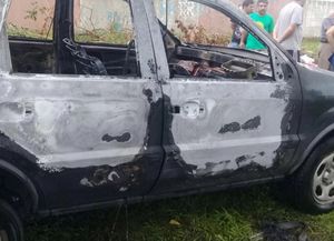 Un joven prendió fuego el auto de una profesora de su excolegio