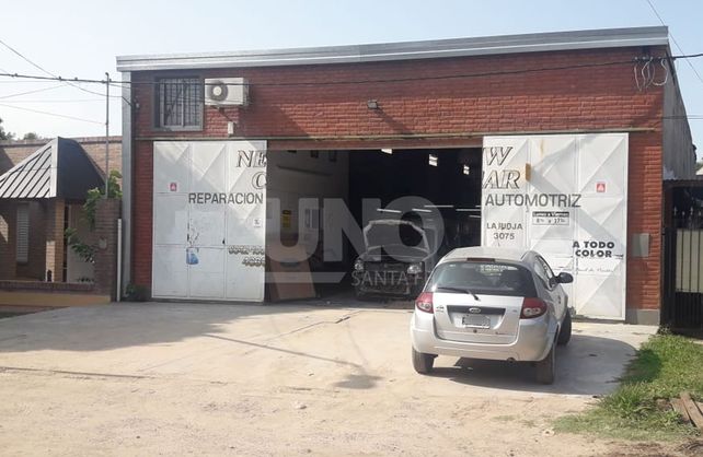 Carlos fue sorprendido por delincuentes abriendo el portón de su talle. Lo maniataron