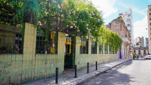 El pasaje Simeoni pierde otro lugar entrañable: cierra la parrillita de Don Alberto