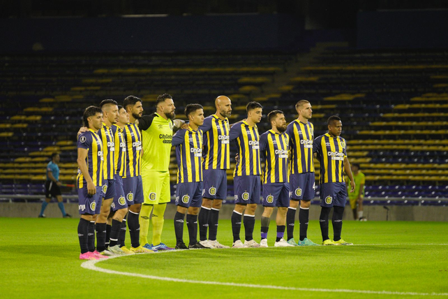 Antes del partido se hizo un minuto de silencio en homenaje a César Menotti.