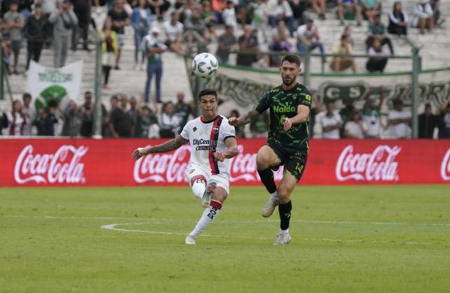 Rodrigo Fernández regresa a la titularidad tras cumplir la fecha de suspensión luego de la polémica expulsión que sufrió ante Sarmiento en Junín.