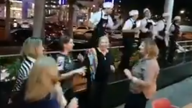 El baile de Lilita Carrió en medio de un viaje con amigas en el norte