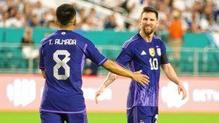 Thiago Almada agradeció los elogios de Lionel Messi