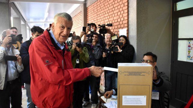 Votó el 50% del padrón en San Juan y los comicios avanzan con lentitud por la cantidad de boletas. La elección a Gobernador fue suspendida por la Corte&nbsp;
