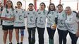 Equipo. Las integrantes del elenco femenino de Newcom que representa al Club Bancario Gualeguay estrenó camisetas con el logo del grupo oncológico Guerreras y Solidarias. Equipo. Las integrantes del elenco femenino de Newcom que representa al Club Bancario Gualeguay estrenó camisetas con el logo del grupo oncológico Guerreras y Solidarias.