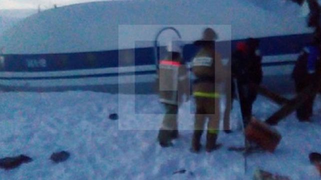Milagro en Rusia: un avión se partió en tres y sobrevivieron todos los pasajeros