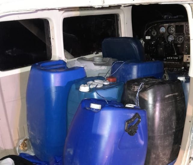 Vuelo sospechoso: los antecedentes de los detenidos tras abandonar una avioneta cerca de Rosario Vuelo sospechoso: los antecedentes de los detenidos tras abandonar una avioneta cerca de Rosario