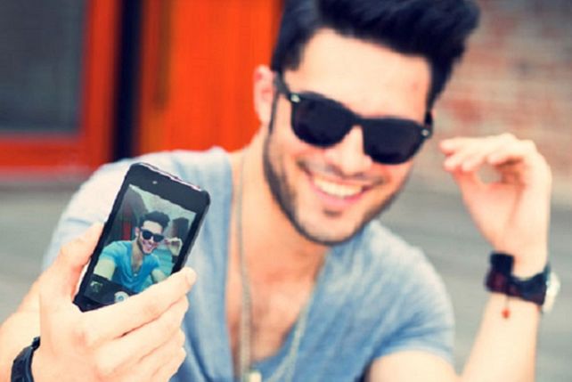 Los hombres que publican muchas selfies tienen tendencia a la psicopatía