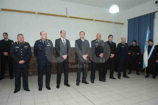 Presentes. Los salientes Kiener y Grau; el jefe de Policía Odriozola; el secretario de Seguridad Drivet; el jefe entrante Vergara