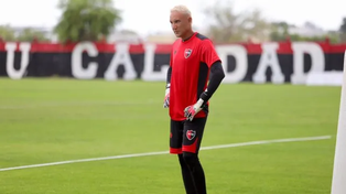 Keylor Navas fue muy importante en el arco de Newells y mantuvo varias veces el arco en cero.