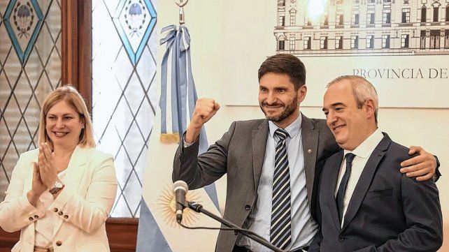 El gobernador Maximiliano Pullaro y el fiscal Domingo Rondina se hallan analizando la situación de algunos empleados del Estado