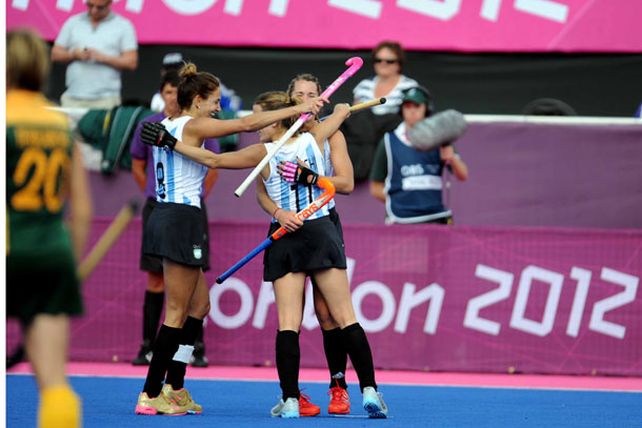 Las Leonas vencieron a Sudáfrica en su primer partido en Londres 2012