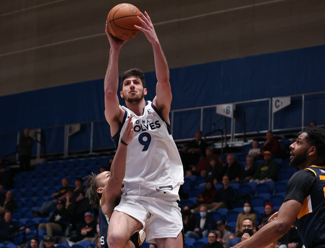 Muy buena labor de Leandro Bolmaro en la G-League de la NBA
