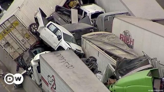 Video: impresionantes imágenes del choque múltiple por el asfalto congelado en Estados Unidos