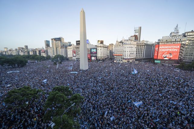 El gobierno decretó feriado nacional para este martes, pero la provincia y Rosario no adhieren