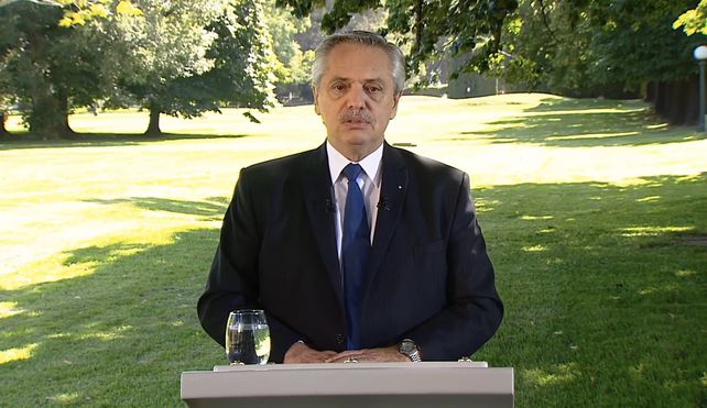 Alberto Fernández manda señales de unidad al interior de la convulsionada coalición oficialista.