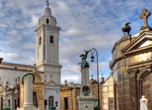 Buenos Aires instalará un gift shop en el Cementerio de la Recoleta y permitirá la venta de comida y bebida
