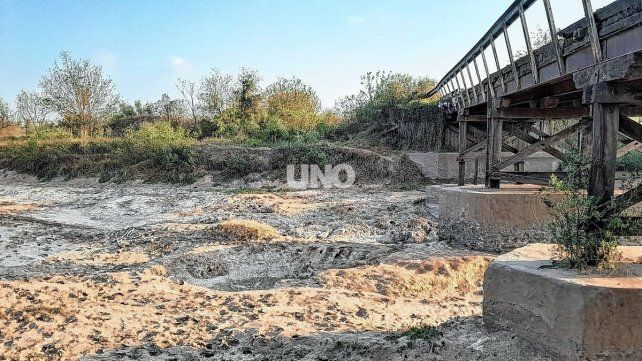 Arroyo Cululú. Las imágenes muestran la completa sequedad que marca la histórica sequía. Arroyo Cululú. Las imágenes muestran la completa sequedad que marca la histórica sequía.