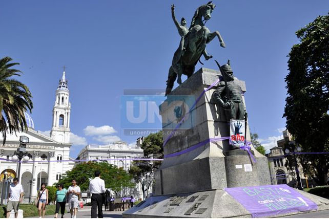 Lazos violetas contra la violencia de género