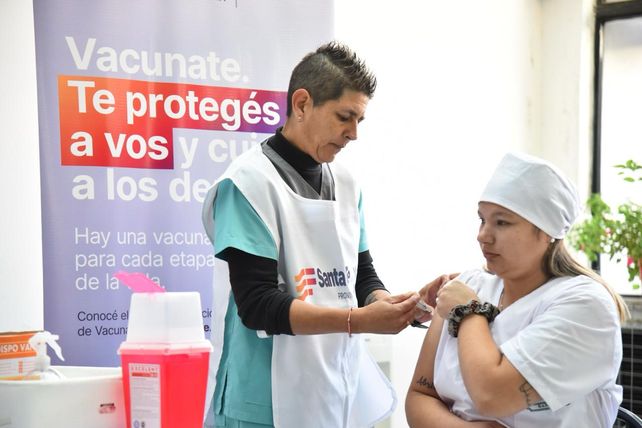 Salud provincial reforzó la campaña de vacunación para evitar problemas de salud que llegan con el frío