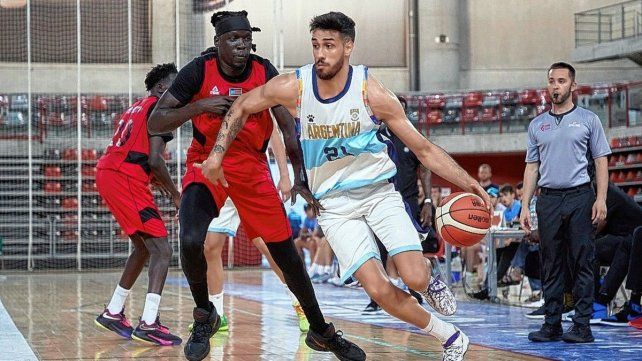 El santafesino Juan Fernández fue una de las figuras en la victoria de Argentina sobre Sudán del Sur.