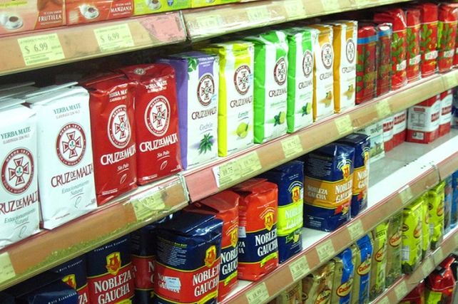 Denuncian más de 120 millones de kilos de yerba mate ocultos en depósitos