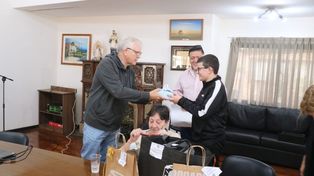 Alberto Botto, secretario general del gremio, le hizo entrega a su abuelo y la familia de Nico de lo recaudado.&nbsp;
