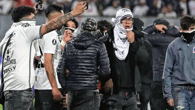 La barra de Colo-Colo prometió venganza contra los Carabineros
