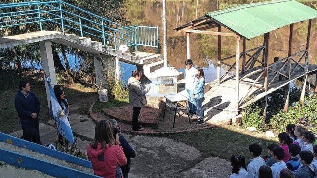 Promesa. De lealtad a la Constitución Nacional y la participación del alumnado de la escuela Nº5 José Gervasio Artigas de Villa Paranacito.