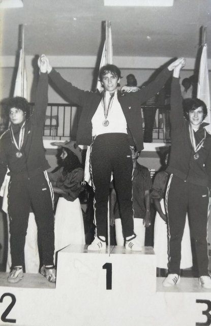 Cardarelli consiguió la primera medalla de oro en los Juegos Sudamericanos, denominados en las dos primeras ediciones Juegos Cruz del Sur.