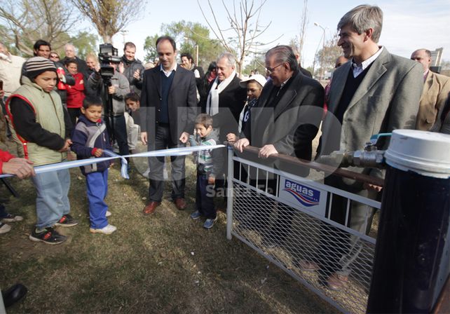 Alto Verde: 700 familias se conectaron a la red de agua potable