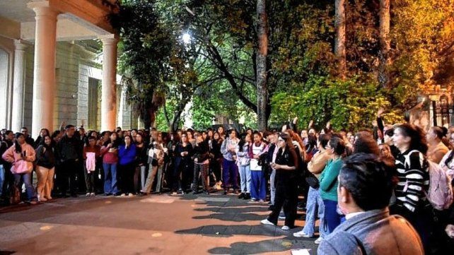 La comunidad educativa de la escuela concordiense pide por arreglos en su interior.