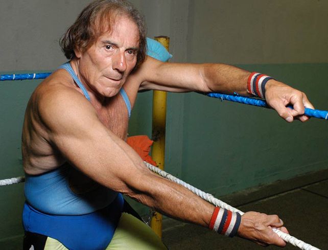 Murió El Ancho Peucelle, uno de los luchadores buenos de la troupe de Karadagian