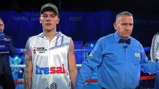 El santafesino Alan Crenz venció por nocaut técnico en el tercer round a Nelson Ríos en Desvío Arijón.