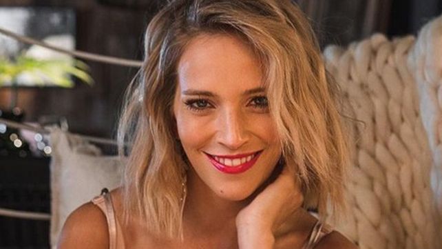 Luisana Lopilato subió fotos con poca ropa en la cama y estalló Instagram