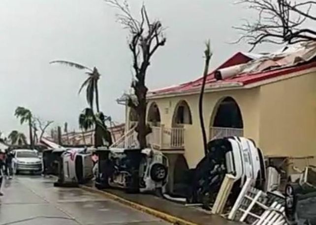 Barbuda quedó incomunicada después del devastador paso del huracán Irma por el Caribe