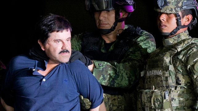 Al banquillo. Guzmán tras ser detenido en México. El capo narco fue extraditado a EEUU en enero de 2016.